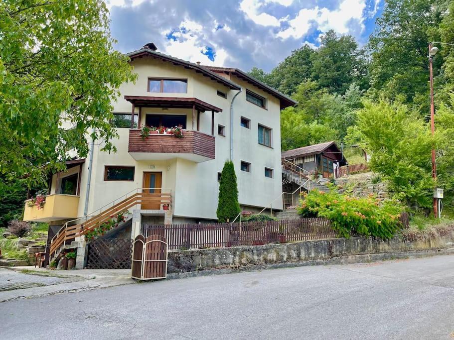 Hotel Sun House à Tryavna Extérieur photo
